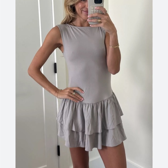 Aritzia dress - Picture 4 of 4